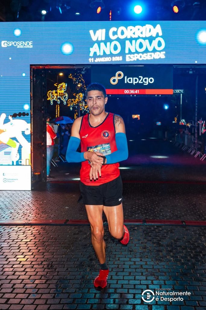 Atleta Eduardo Oliveira na prova VII Corrida de Ano Novo 2025